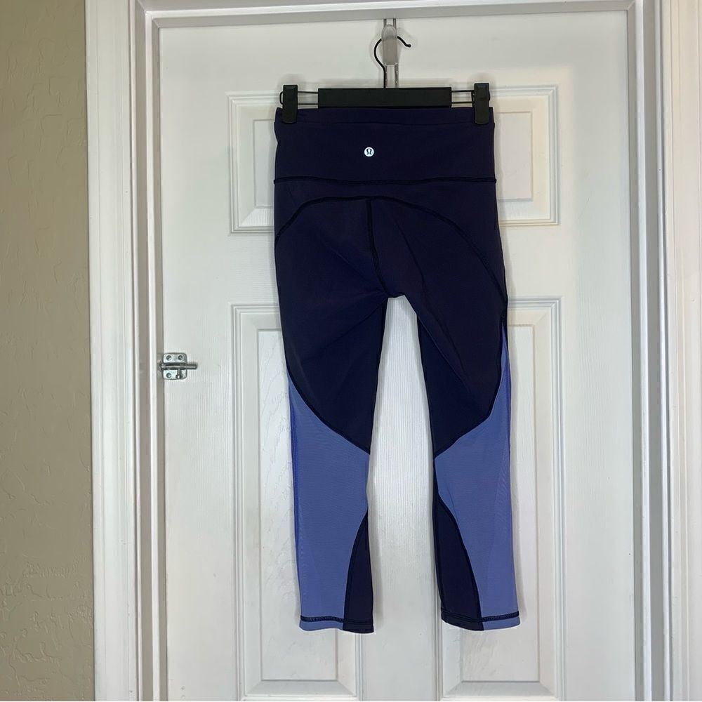 Lululemon Mix and Mesh Crop Navy Blue Size 4 - Picture 10 of 11